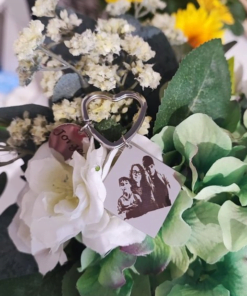 LLavero de acero inoxidable pulido.